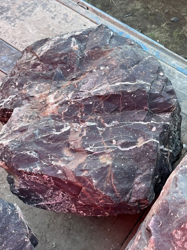 Камни для ландшафтного дизайна красно-фиолетовые 10-60 килограмм купить в Волгограде