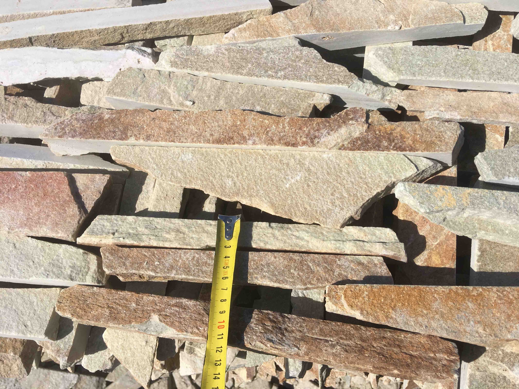 Горбушка златолит золотистый для облицовки купить в Волгограде