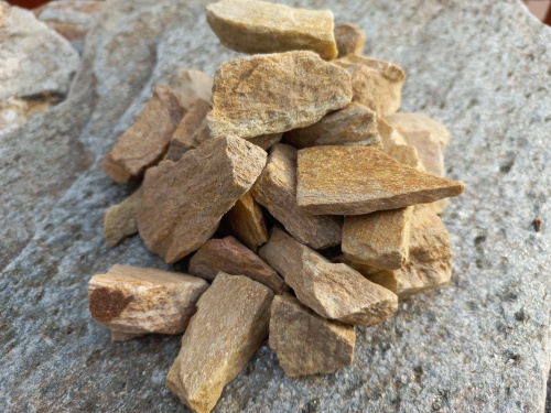 Златолит жёлтый декоративная каменная крошка купить в Волгограде