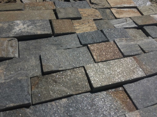 Плитка пилёная златолит Уральский для цоколя, отмостки купить в Волгограде