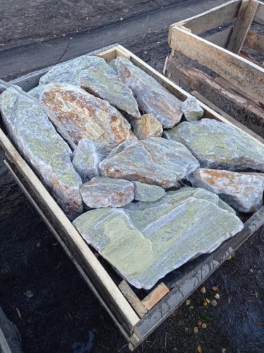 Златолит жёлтый, жёлто-зелёный глыбки и валуны для ланшафтного дизайна купить в Волгограде