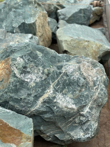 Камни для ландшафтного дизайна зелёные 10-60 килограмм купить в Волгограде