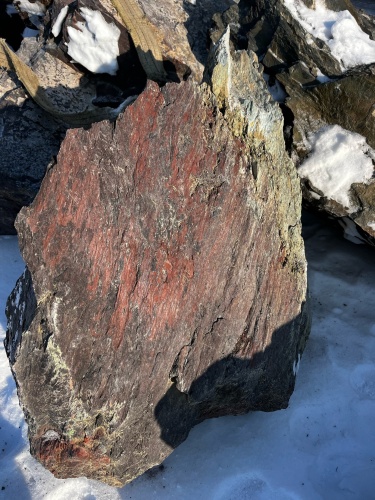 Ландшафтные глыбы красно-фиолетовые 200-1000 килограмм купить в Волгограде