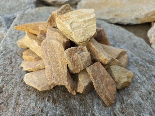 Златолит жёлтый декоративная каменная крошка купить в Волгограде