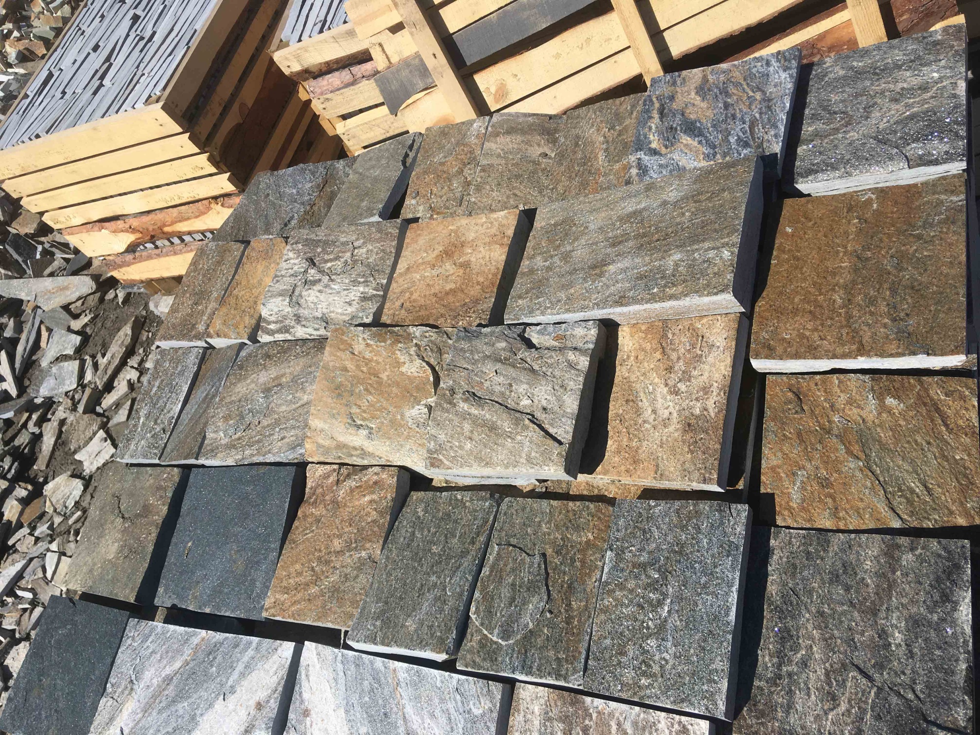 Плитка пилёная златолит Уральский для фасада купить в Волгограде