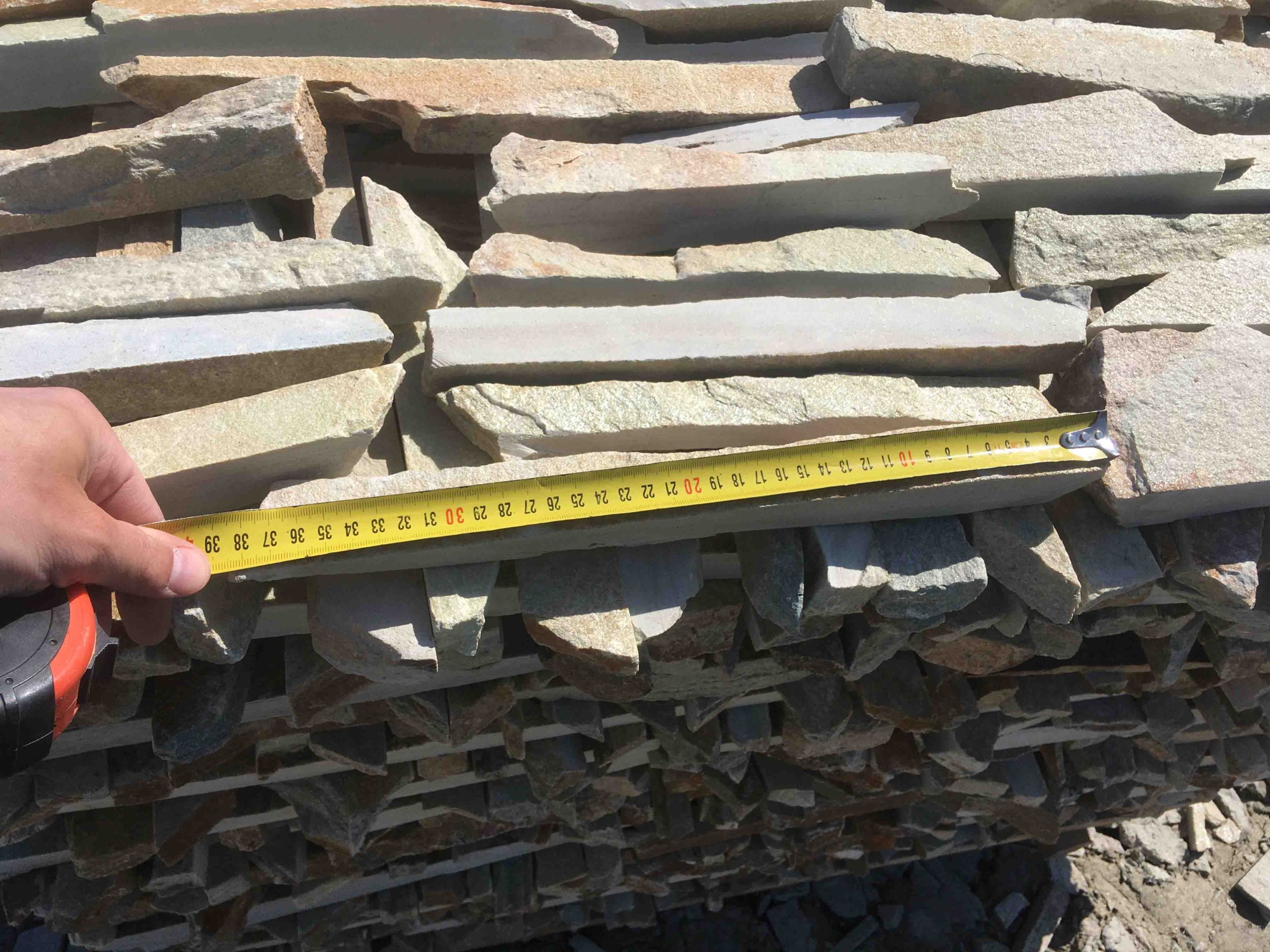 Горбушка златолит золотистый для облицовки купить в Волгограде