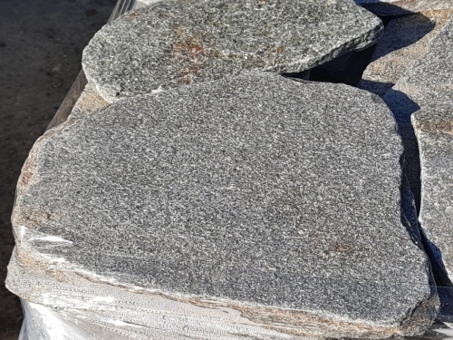 Златолит серебристый галтованный для лестниц купить в Волгограде